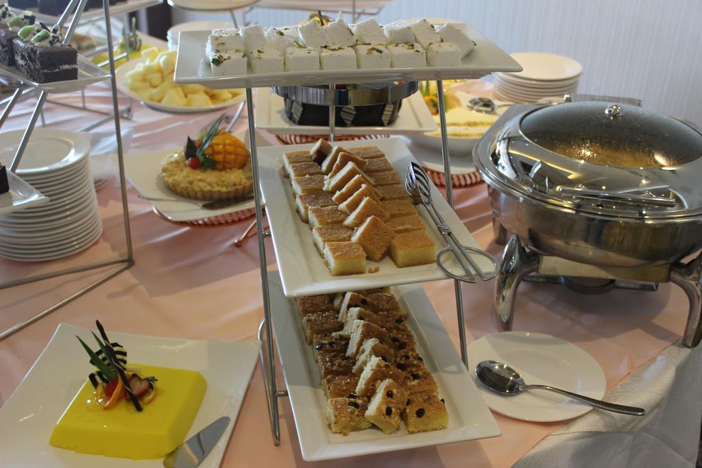 Continent Sumou Hotel Эль-Хубар Экстерьер фото