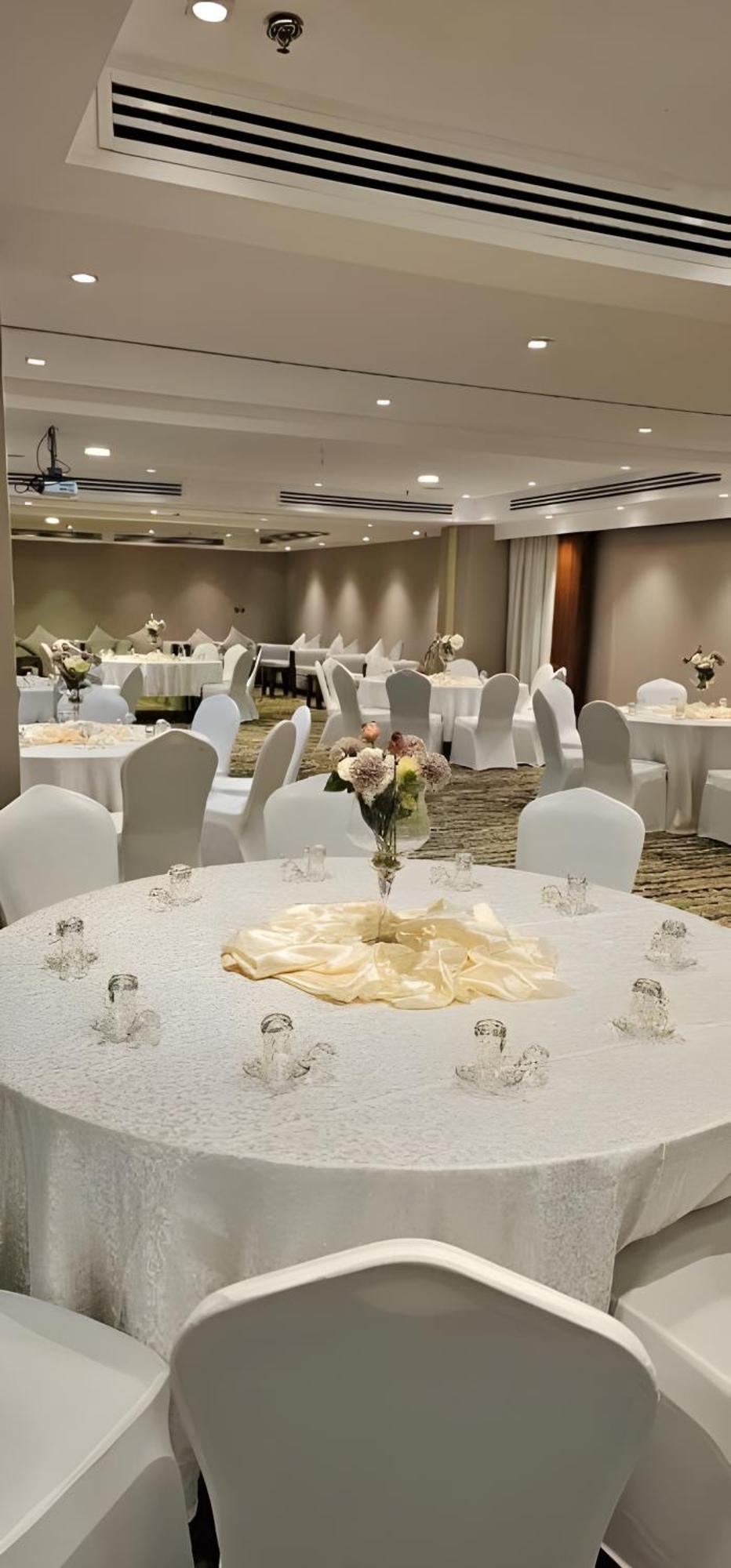 Continent Sumou Hotel Эль-Хубар Экстерьер фото
